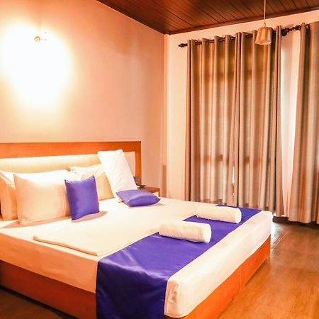 Hotel Elephant Bay Pinnawala  Extérieur photo