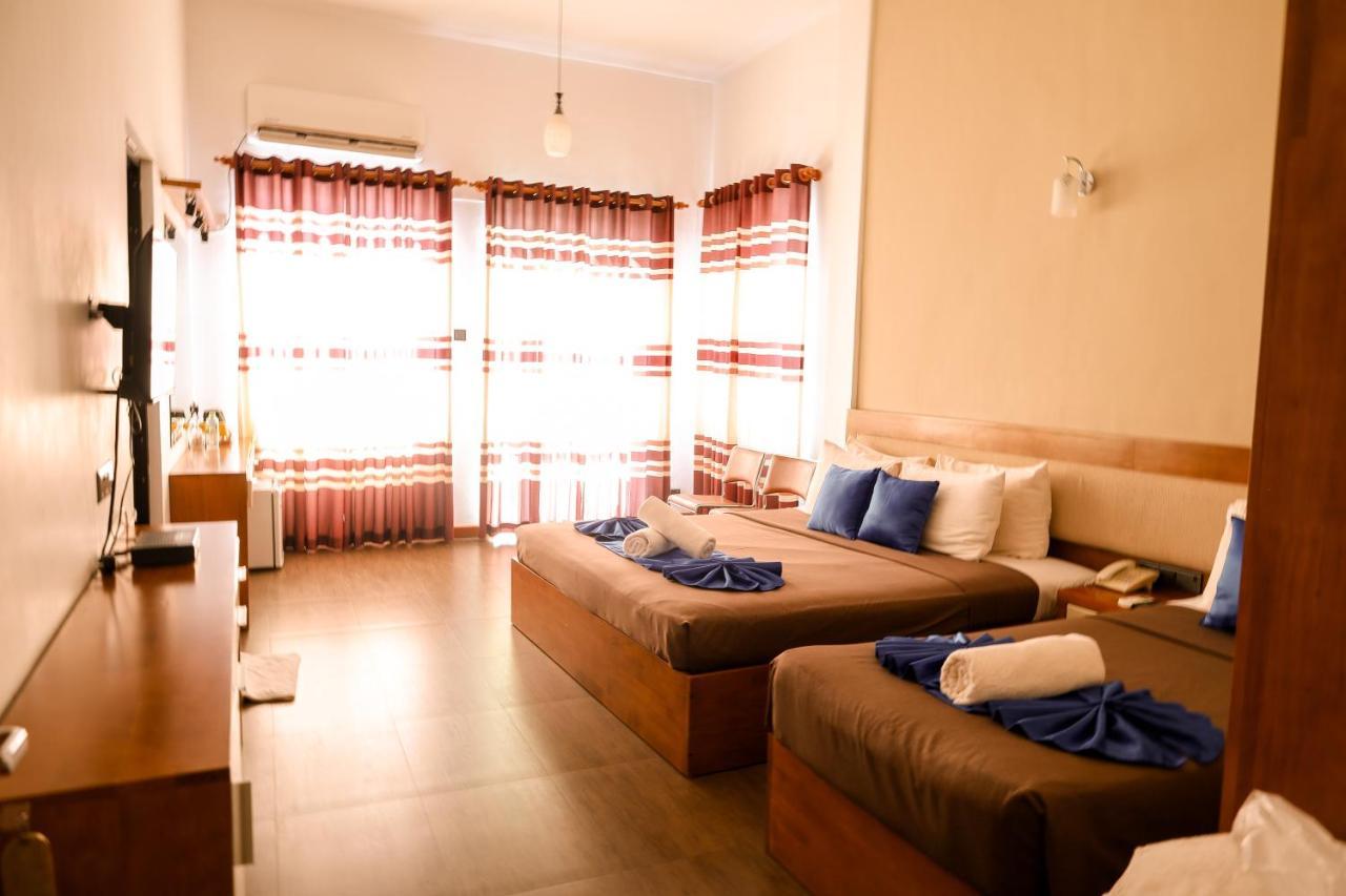 Hotel Elephant Bay Pinnawala  Extérieur photo