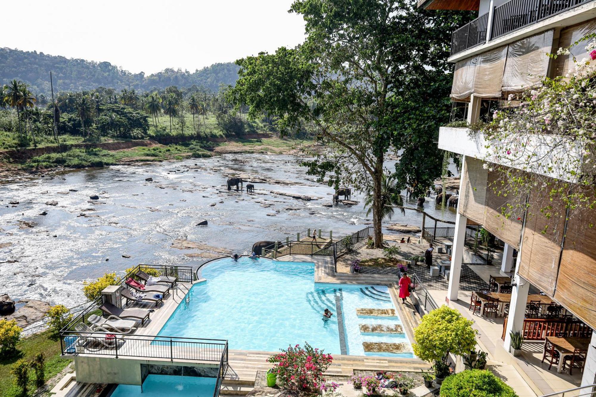 Hotel Elephant Bay Pinnawala  Extérieur photo