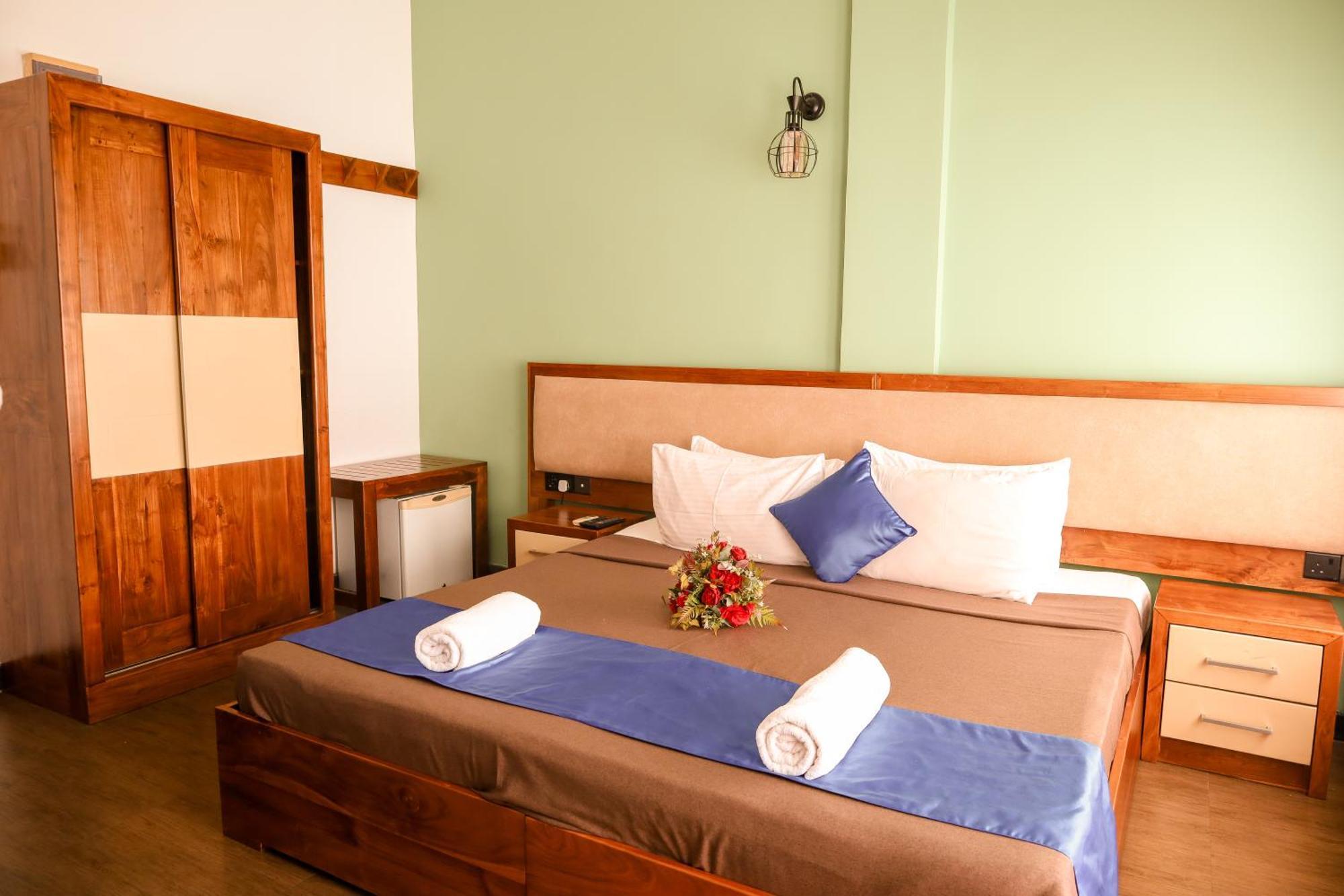 Hotel Elephant Bay Pinnawala  Extérieur photo