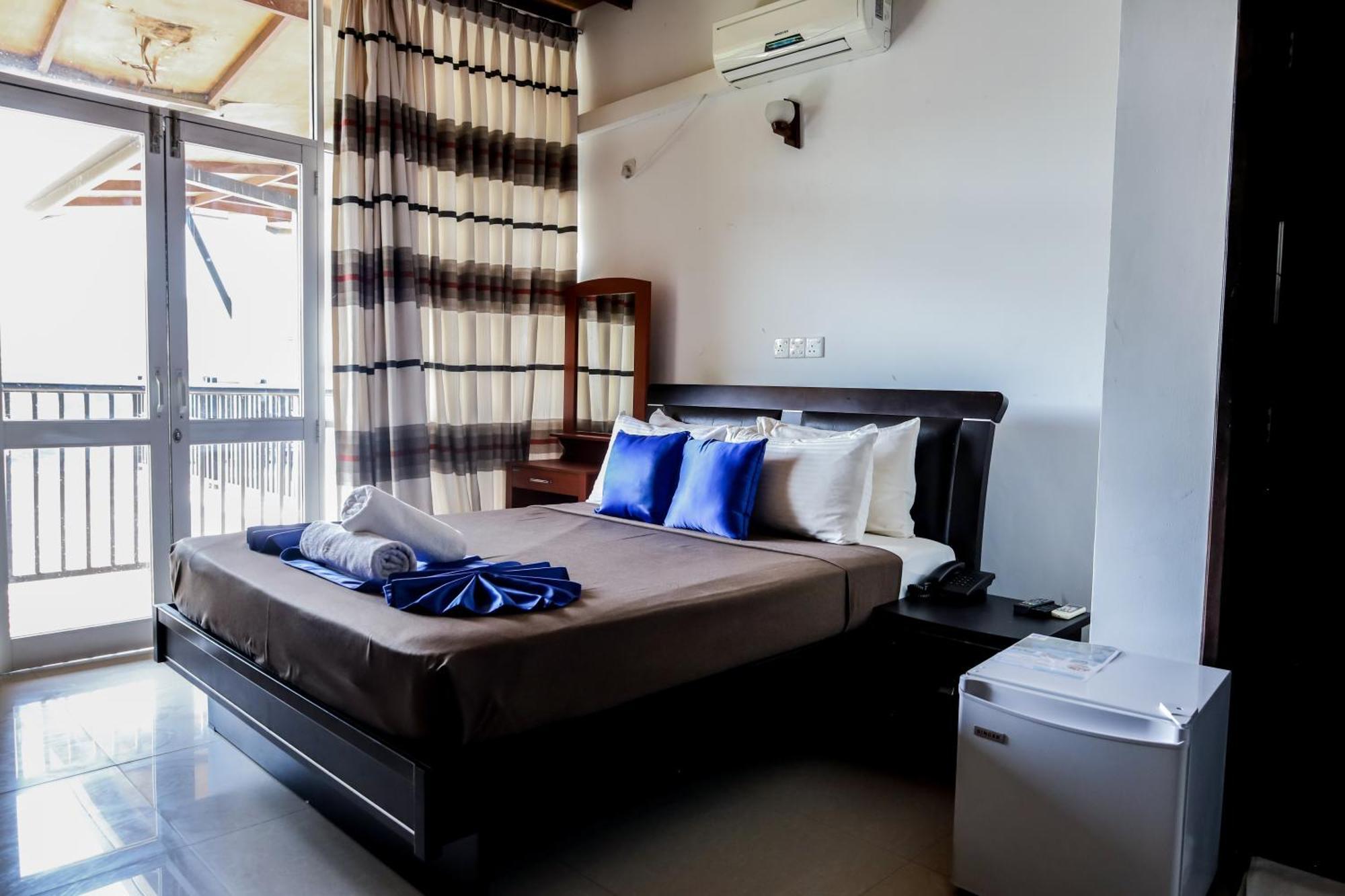 Hotel Elephant Bay Pinnawala  Extérieur photo