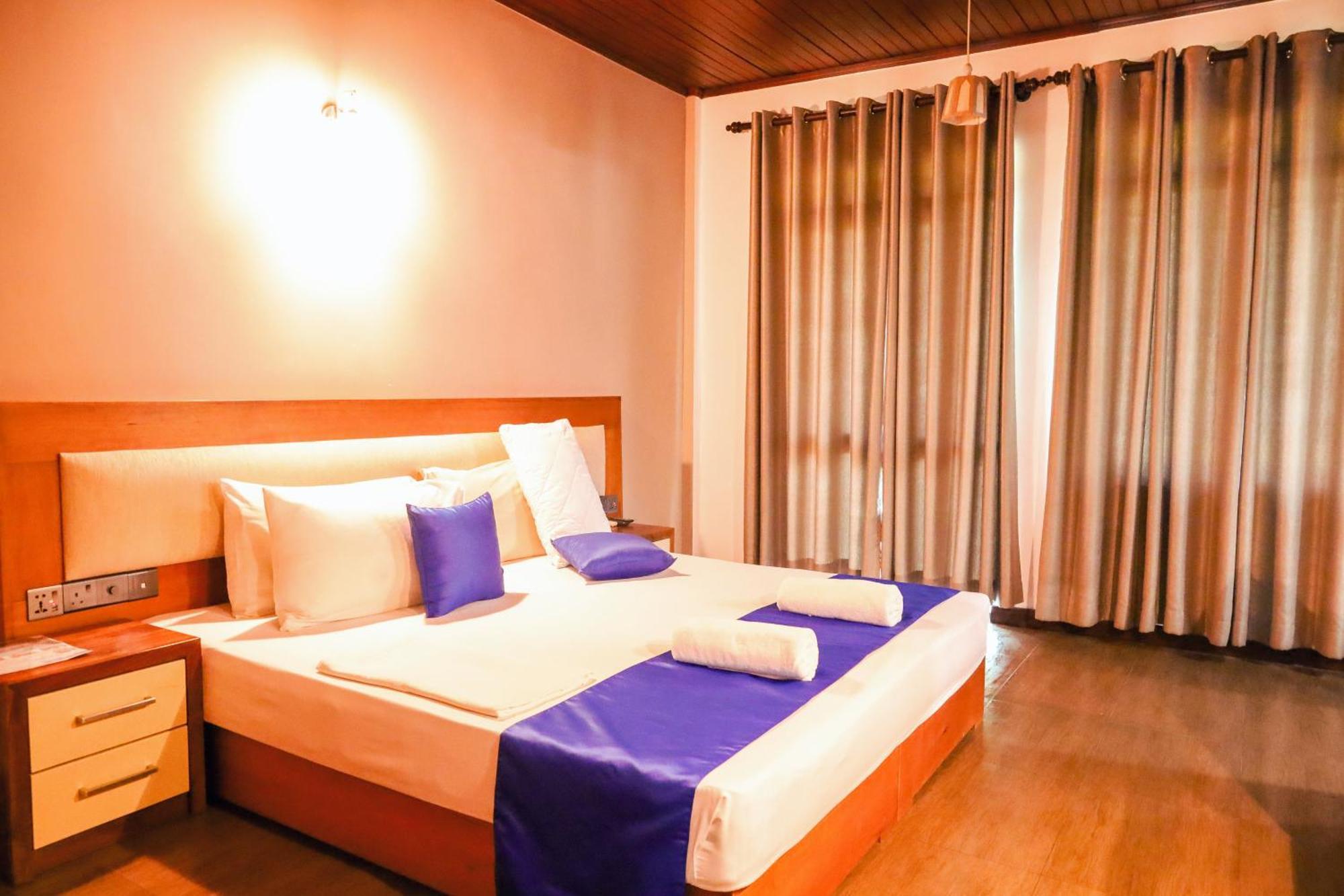 Hotel Elephant Bay Pinnawala  Extérieur photo