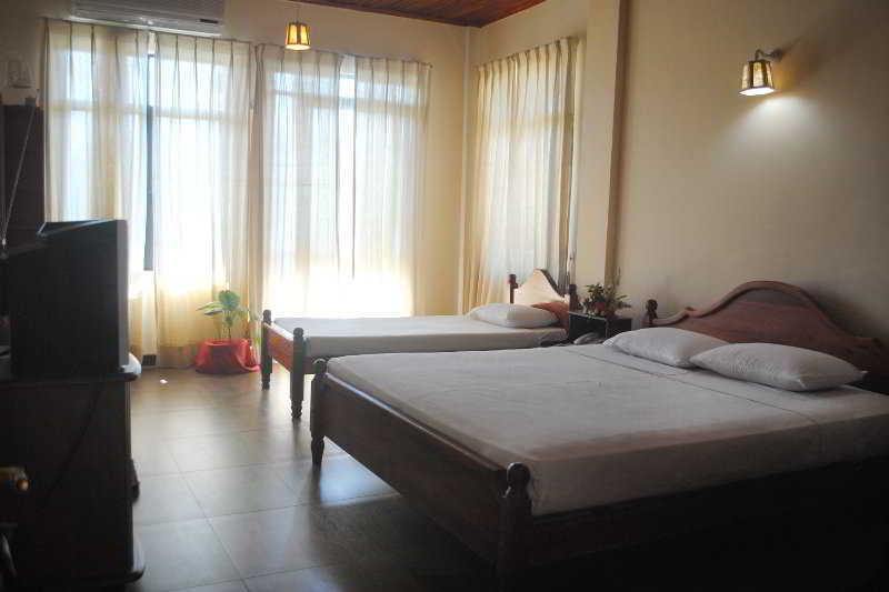Hotel Elephant Bay Pinnawala  Extérieur photo
